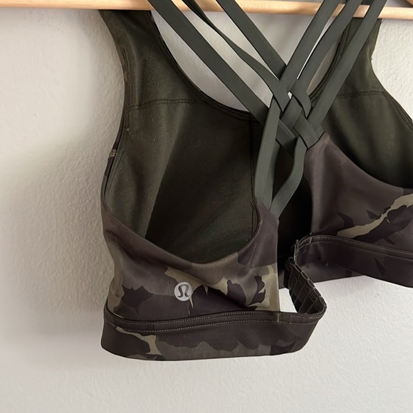 Lululemon Camo Energy Sports Bra Criss-Cross Straps Size 8 - Picture 4 of 6